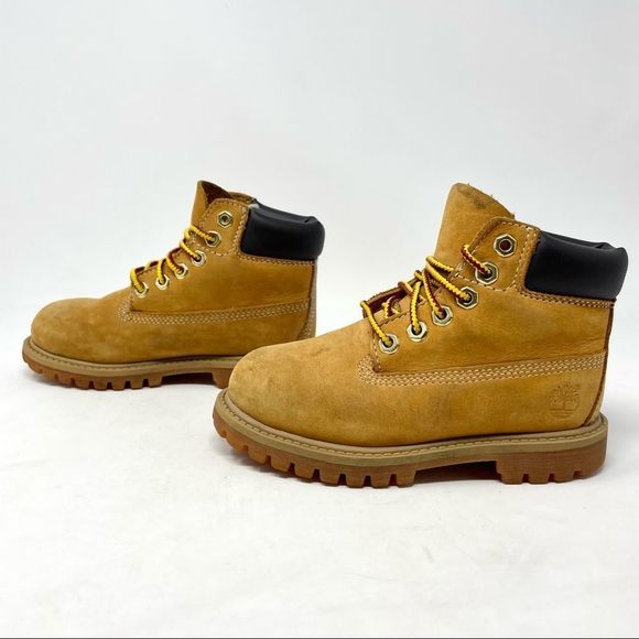 Kids Timberland 6” Classic Boots Size 10 in Tan Nubuck - Picture 4 of 8